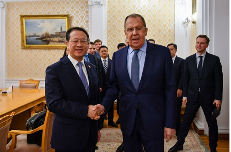 Trung Quốc sẵn sàng cùng với Nga tăng cường hợp tác chiến lược
